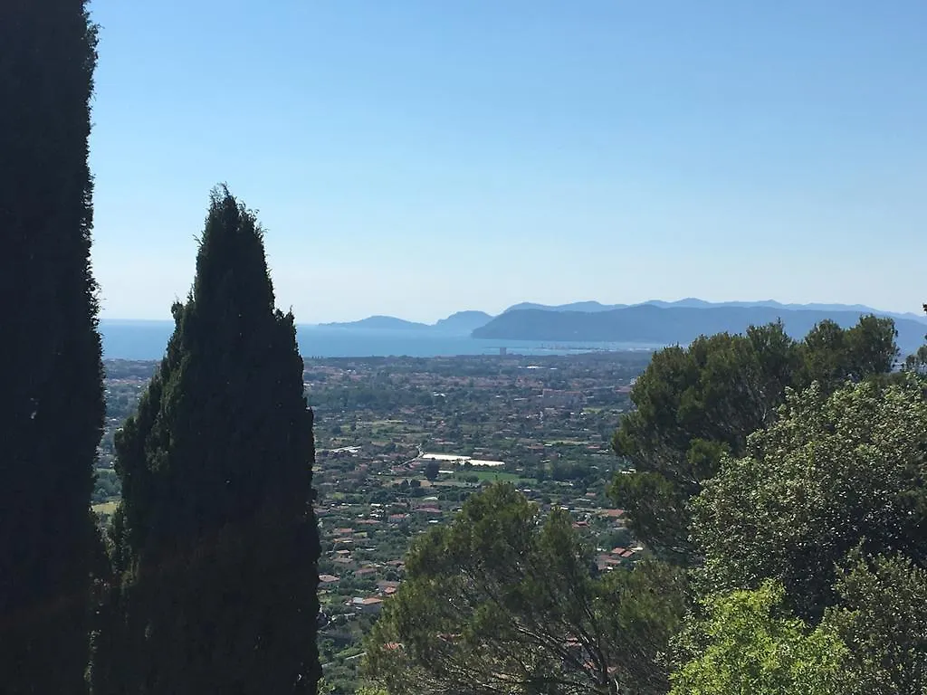 Tuscany House Of Artist مونتينيوزو شقة