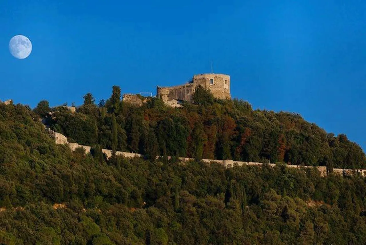 Tuscany House Of Artist مونتينيوزو 0*,  إيطاليا
